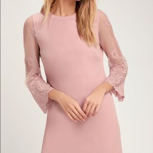 NWT Lulu’s lace sleeve dress